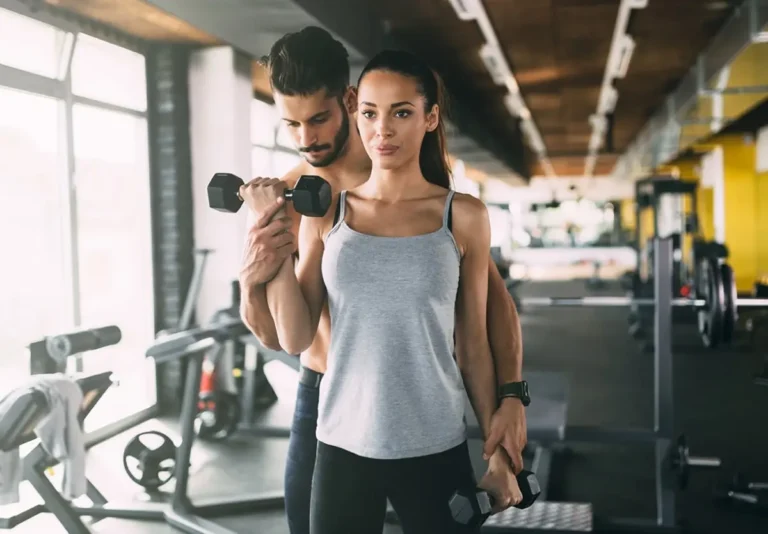Ways a Personal Trainer Helps You Reach Your Goals